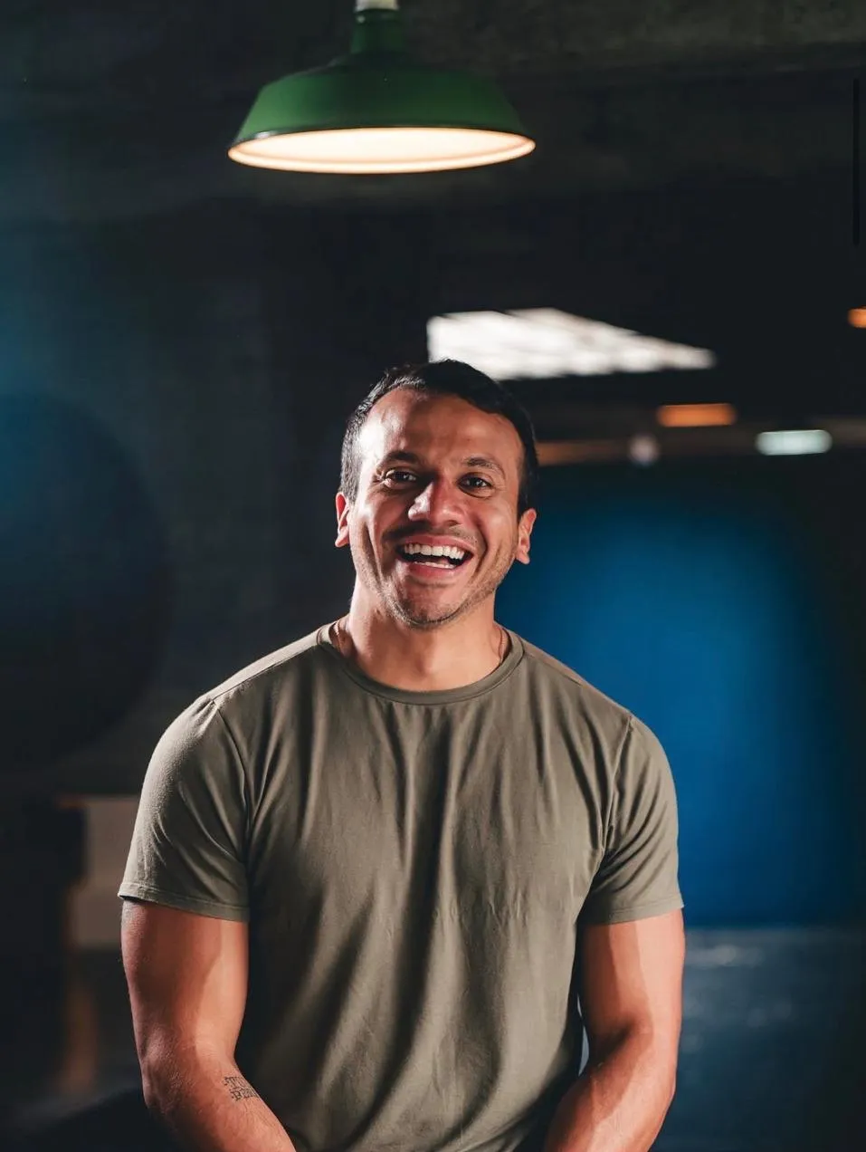 Adriano Silva, fisioterapeuta, sorrindo